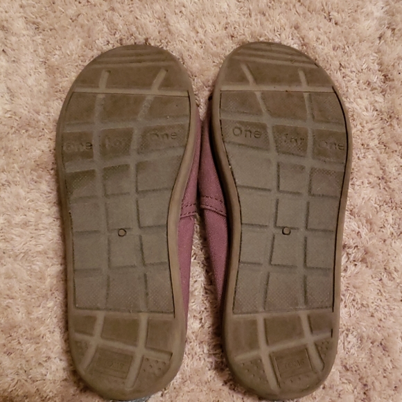 TOMS Canvas Shoes - Picture 4 of 4